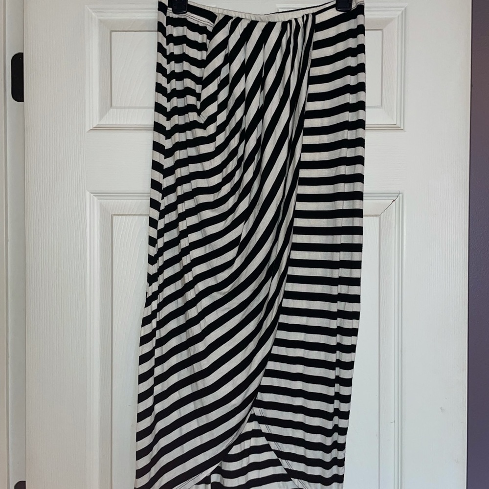 Really cute skirt/ dress!